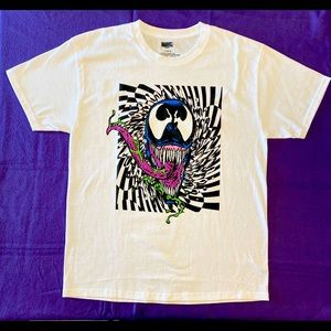 Marvel Venom T-shirt - Ultra Vibrant - Retro 90s Style - Psychedelic - Villain